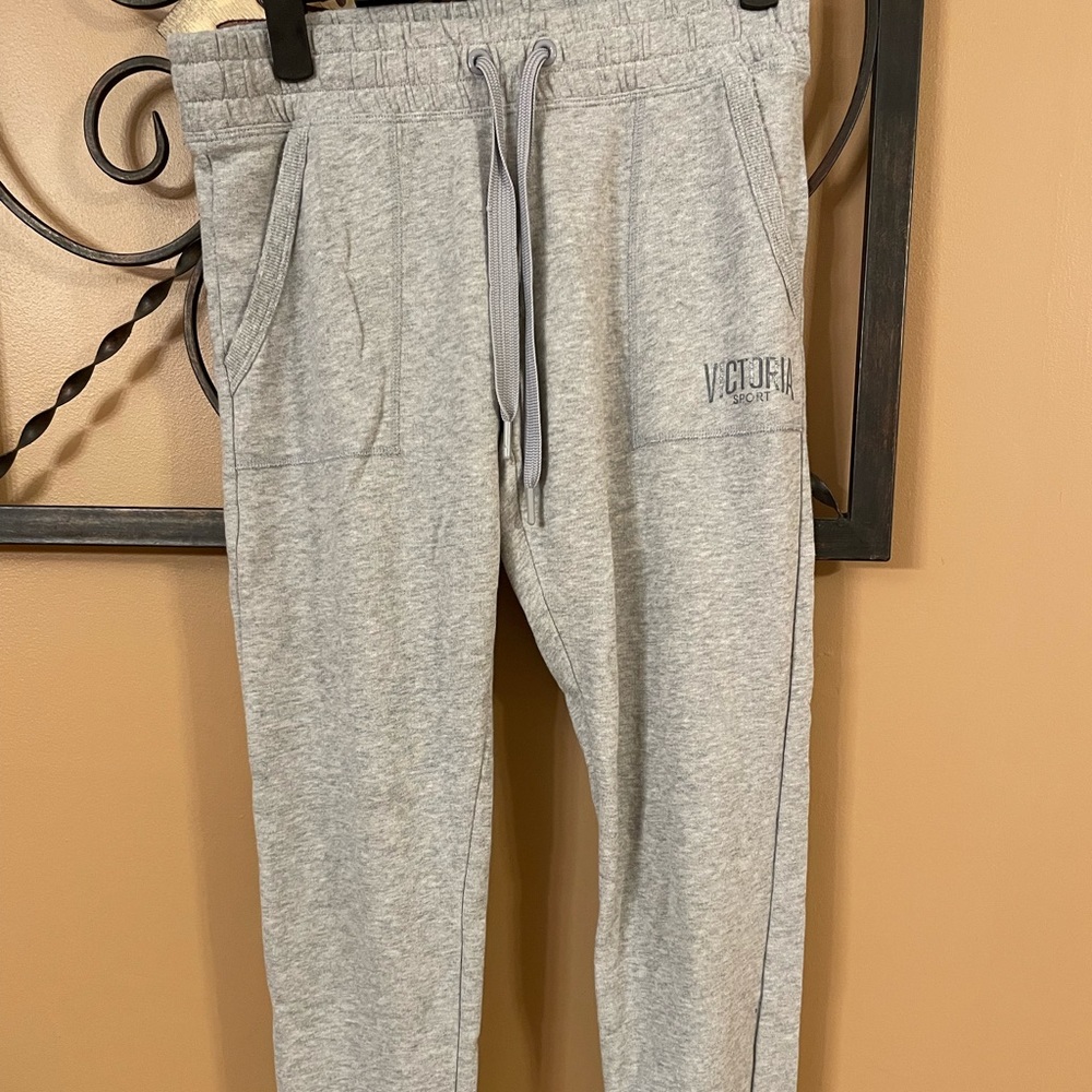 Victoria’s Secret, size XS ankle crop sweatpants, drawstring,